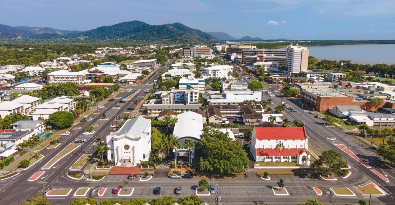 Heritage Cairns Hotel Esterno foto